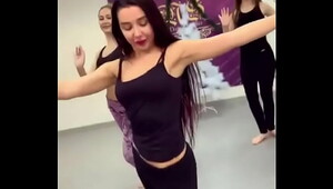 Arab girl kek dance egyptian
