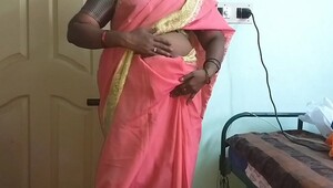 Desi girl show her boobs web cam