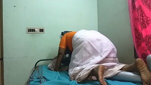 Indian aunty saree boob press