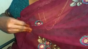 Tamil aunty saree boobs press