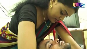 Indian porn tube video of a busty delhi bhabhi