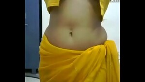Saree topless, it's impossible not to cum right here
