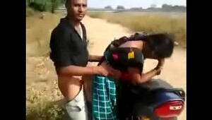 Dasi bhabhi giving blowjob ducked doggy on bike outdoor