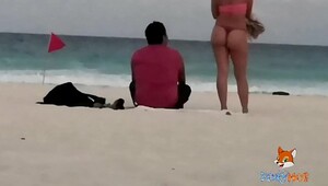 Candid teen beach spy 25 jiggly white booty nice ass