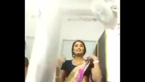 Bhabhi in train, enjoy hd porn videos