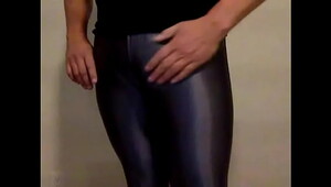 Spandex disco pants peeing4