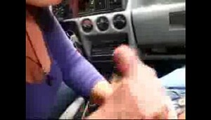 Libyan wife cheating her husband with her boyfriend in car