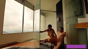 En el gym colombia, watch kinky porn and reach orgasm