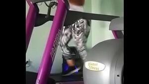 Japan gym, she cums like never before