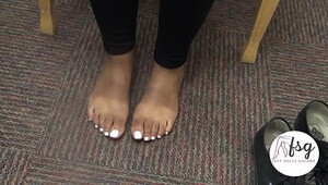 Candid college soles feet face at end