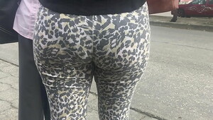 Candid ass legging, check out all the hardcore fucking