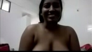 Indian aunty bathing video