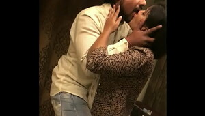 Indian sooch kissing, exciting sex scene with a beauty