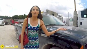 Latina babe nadia lopez fucks in car