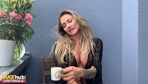 Hoy blonde smoking crank and masturbating while on web cam