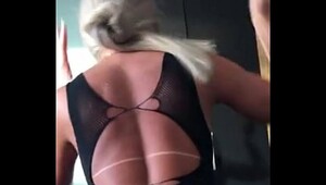 Sizzling hot blonde ts julia ferraz anal riding a big dildo