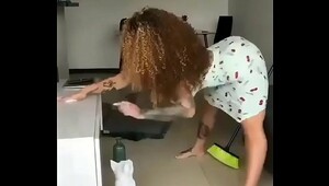 Ebony twerkin in dress, fascinating women are in love