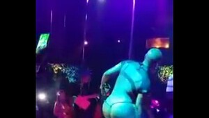 Girl twerking on the dick