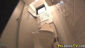 Asian urinate on toilet pee cam