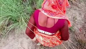 Desi lover kissing in field